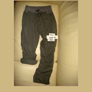 Ivivva by Lululemon Girl Live to Move/studio pant unlined size 12 grey